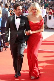 Karolina Kurkova feet photo thumbnail