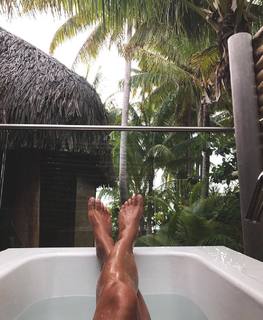Irina Shayk feet photo thumbnail