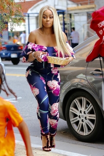 Blac Chyna feet photo thumbnail