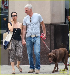 Lucy Liu feet photo thumbnail