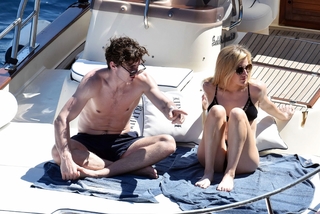 Ellie Goulding feet photo thumbnail