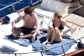 Ellie Goulding feet photo thumbnail