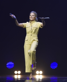 Mollie King feet photo thumbnail