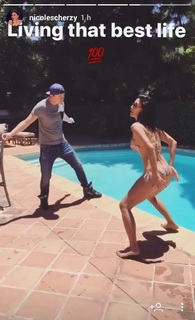 Nicole Scherzinger feet photo thumbnail