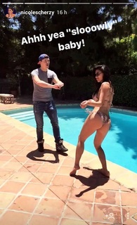 Nicole Scherzinger feet photo thumbnail