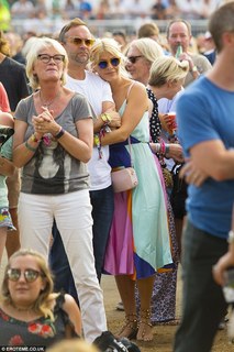 Holly Willoughby feet photo thumbnail