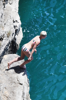 Katy Perry feet photo thumbnail