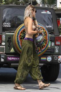 Paris Jackson feet photo thumbnail