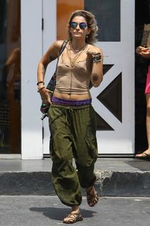 Paris Jackson feet photo thumbnail