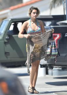 Paris Jackson feet photo thumbnail