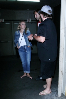 Emily Osment feet photo thumbnail
