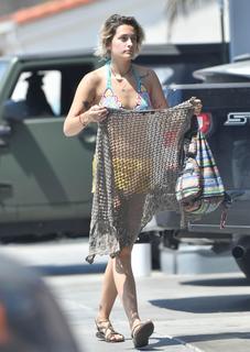 Paris Jackson feet photo thumbnail