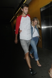 Emily Osment feet photo thumbnail