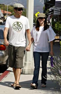 Alyson Hannigan feet photo thumbnail