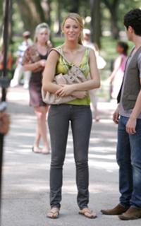 Blake Lively feet photo thumbnail