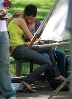 Blake Lively feet photo thumbnail