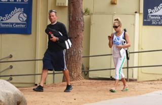 Kate Hudson feet photo thumbnail