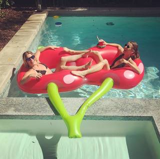 Jessica Stroup feet photo thumbnail