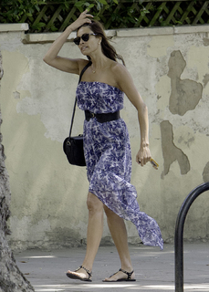 Melanie Sykes feet photo thumbnail