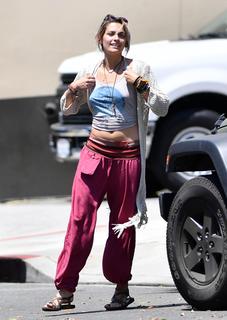 Paris Jackson feet photo thumbnail