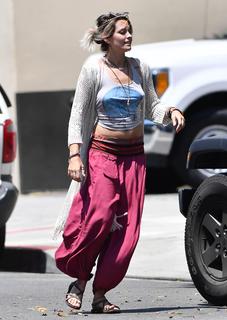 Paris Jackson feet photo thumbnail