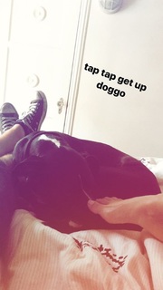 Emily Osment feet photo thumbnail