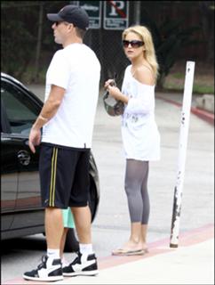Kate Hudson feet photo thumbnail