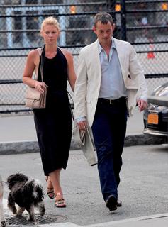 Claire Danes feet photo thumbnail