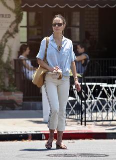 Jordana Brewster feet photo thumbnail