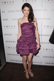 Michelle Monaghan feet photo thumbnail