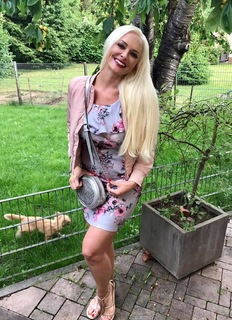 Daniela Katzenberger feet photo thumbnail