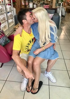 Daniela Katzenberger feet photo thumbnail