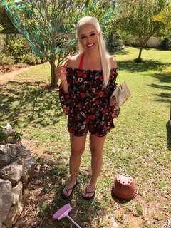 Daniela Katzenberger feet photo thumbnail