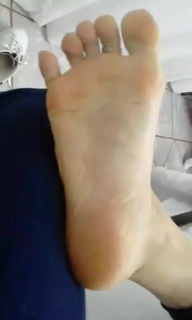 Alaine Crissiê feet photo thumbnail