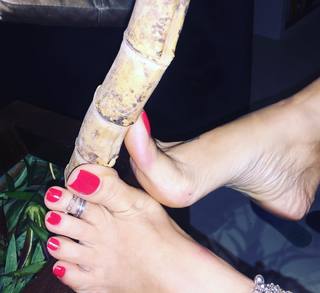 Karin Klemp feet photo thumbnail
