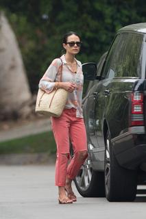Jordana Brewster feet photo thumbnail