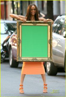 Tyra Banks feet photo thumbnail