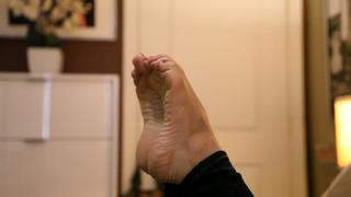 Rebecca Berardi feet photo thumbnail