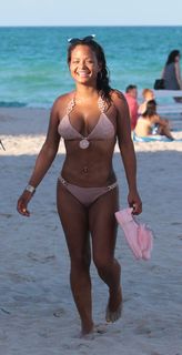Christina Milian feet photo thumbnail