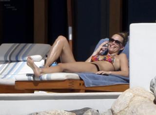Molly Sims feet photo thumbnail