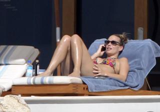 Molly Sims feet photo thumbnail