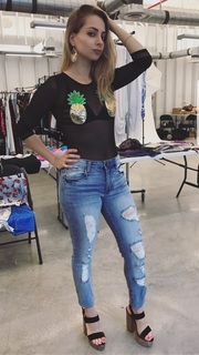 Yoseline Hoffman feet photo thumbnail