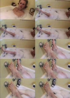 Naomi Watts feet photo thumbnail