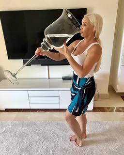 Daniela Katzenberger feet photo thumbnail