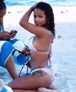 Christina Milian feet photo thumbnail