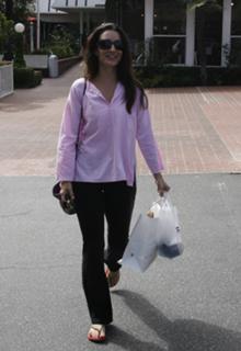 Kristin Davis feet photo thumbnail