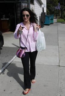 Kristin Davis feet photo thumbnail