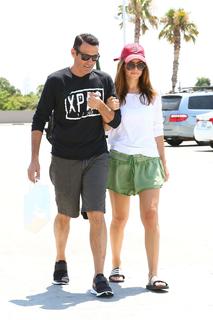 Maria Menounos feet photo thumbnail