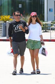Maria Menounos feet photo thumbnail