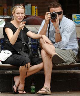 Naomi Watts feet photo thumbnail